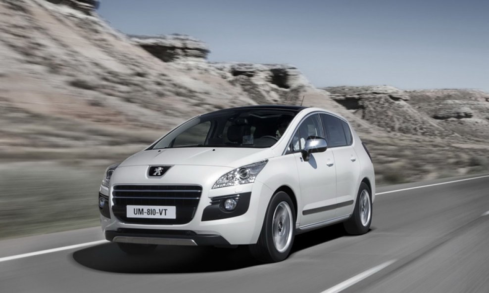 Peugeot-3008-Hybrid4-7