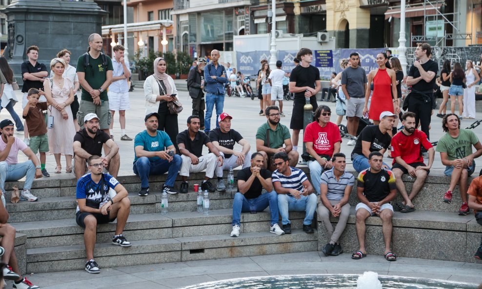 Građani bi u budućnosti mogli plaćati više poreze i imati nešto slabije socijalne usluge - ilustracija