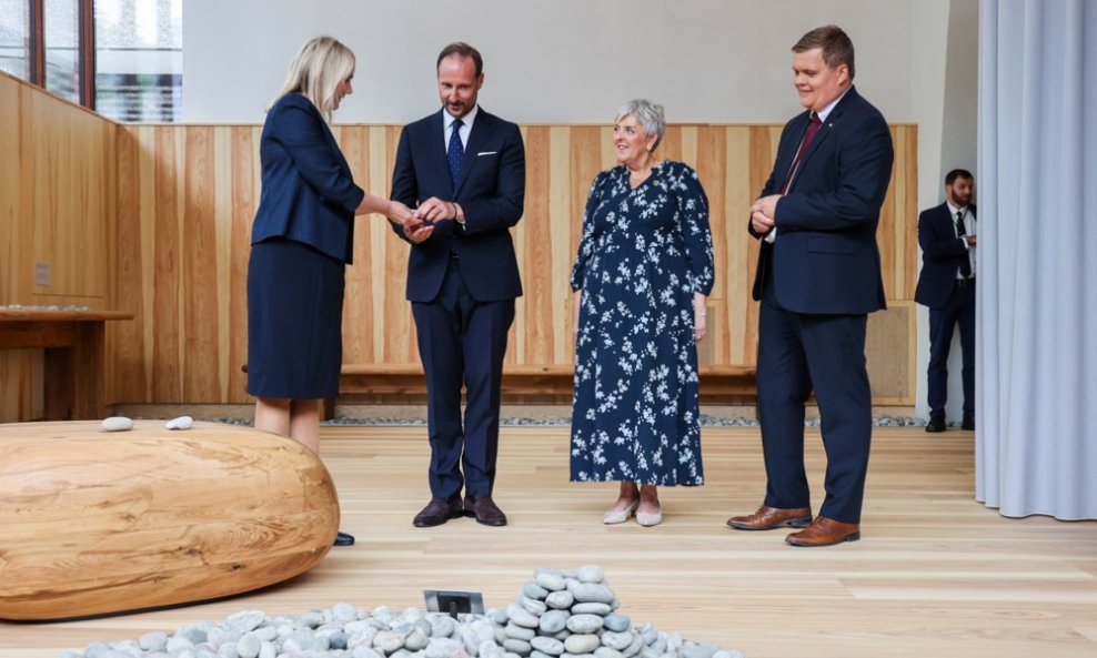 Norveški princ Haakon na otvorenju spomenika žrtvama