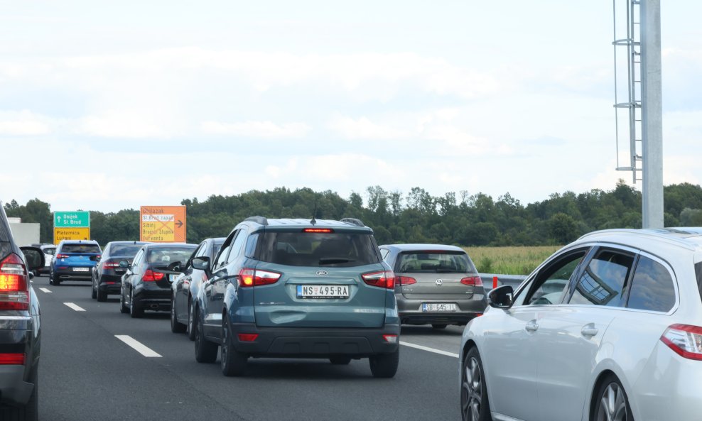Kolona vozila na autocesti A3 zbog prometne nesreće