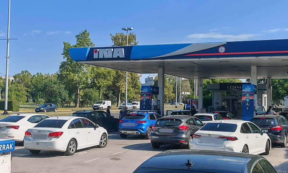 Stanje na benzinskim postajama u Zagrebu uoči poskupljenja goriva