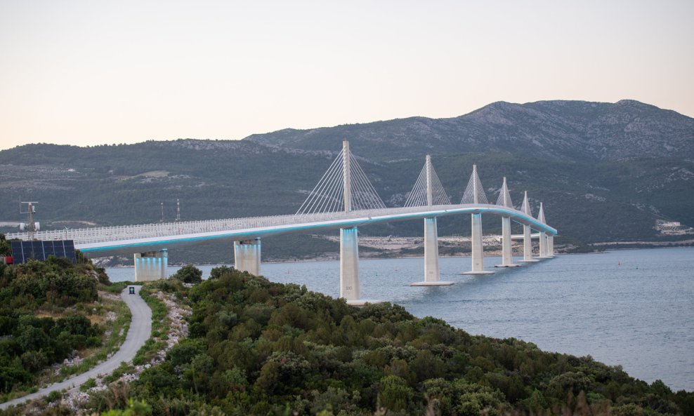 Pelješki most