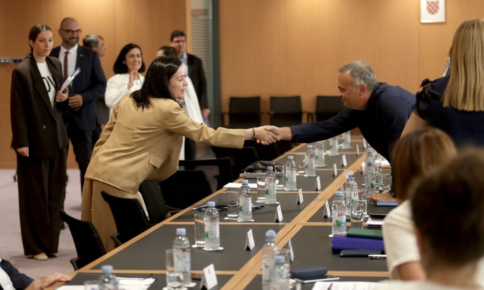 Sastanak u zagrebačkom NSK o ilegalnom otpadu i planiranoj tvornici litija u Gospiću