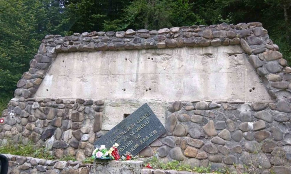 Opljačkan spomenik antifašističkim borcima iz Drugog svjetskog rata