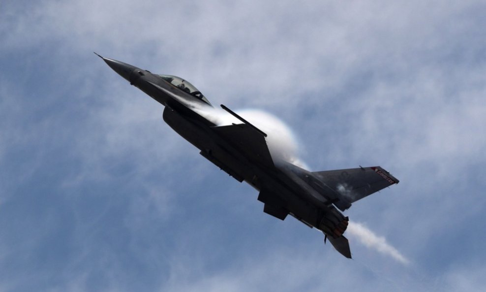F-16