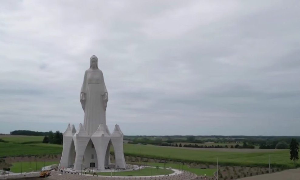 Spomenik Mariji u Poljskoj u završnoj fazi izgradnje