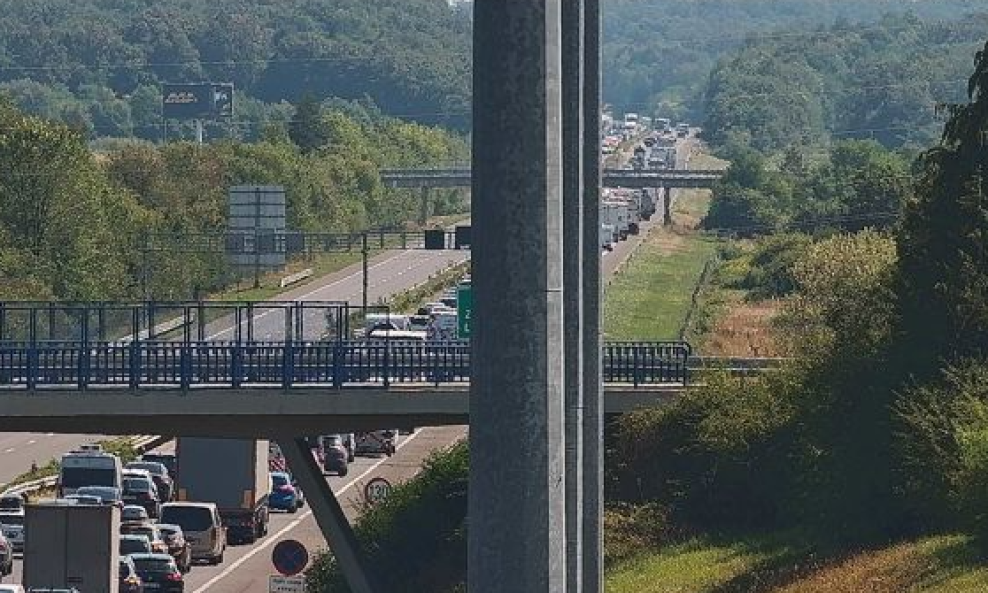 Gužve na A1 snimljene u 10.45