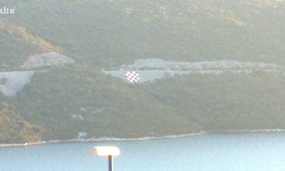 neum šahovnica