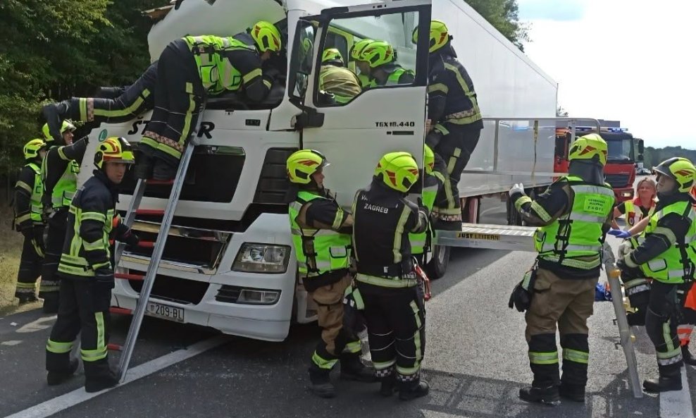 Vatrogasci na intervenciji na A1