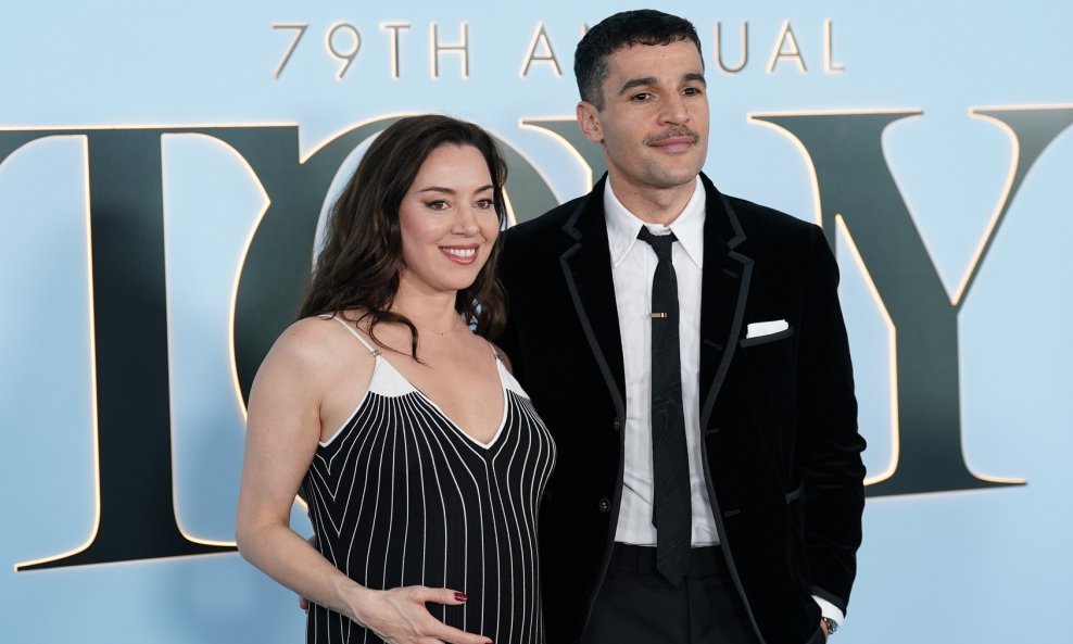 Aubrey Plaza i Christopher Abbott
