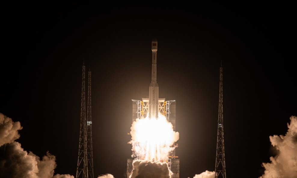 Raketa Long March-7A sa satelitom ChinaSat 3B prilikom lansiranja u svibnju 2025.