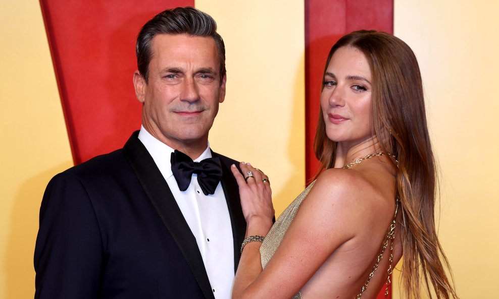 Jon Hamm i Anna Osceola