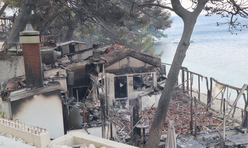 Posljedice požara u Omišu