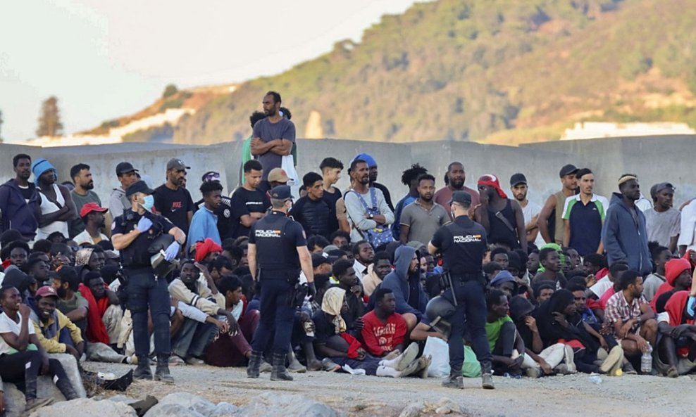 Migrantska kriza na granici Maroka i španjolske enklave