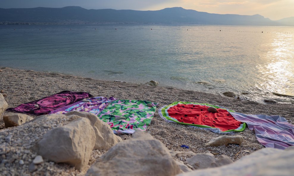 Rezerviranje mjesta ručnicima i raznim stvarima često se vidi i na hrvatskim plažama