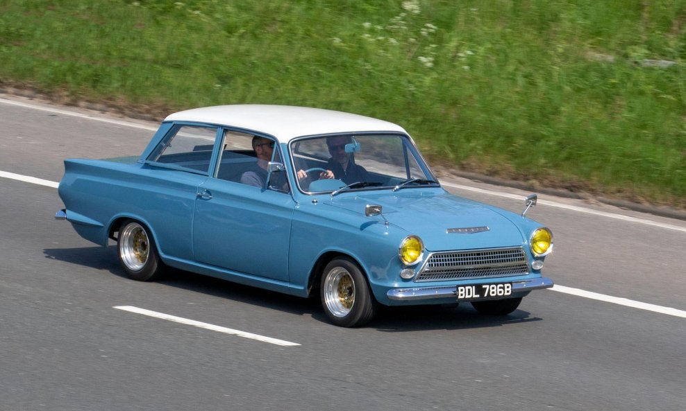 Ford Cortina