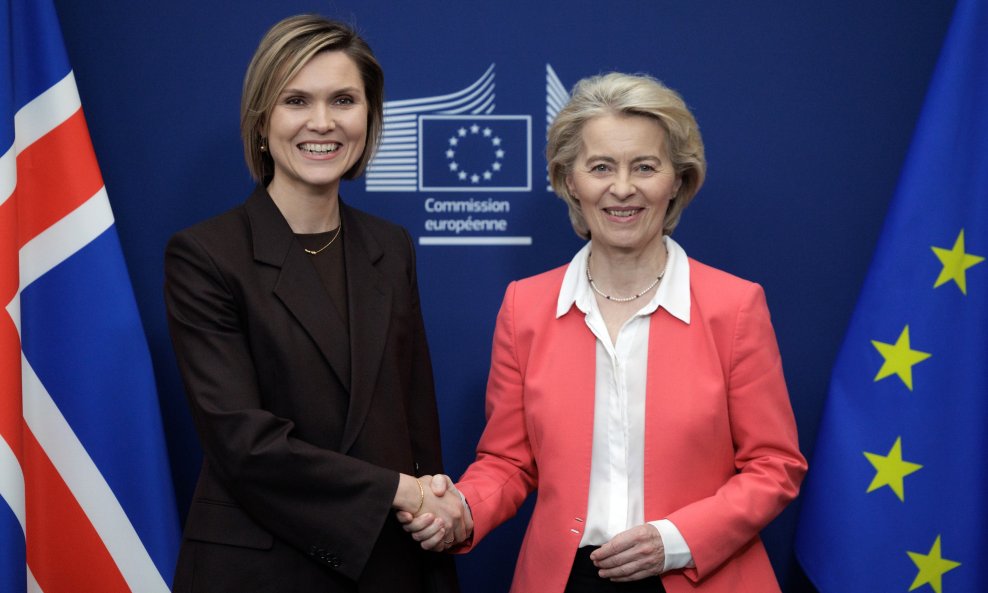 Premijerka Islanda Kristrun Frostadottir i predsjednica Europske komisije Ursula von der Leyen