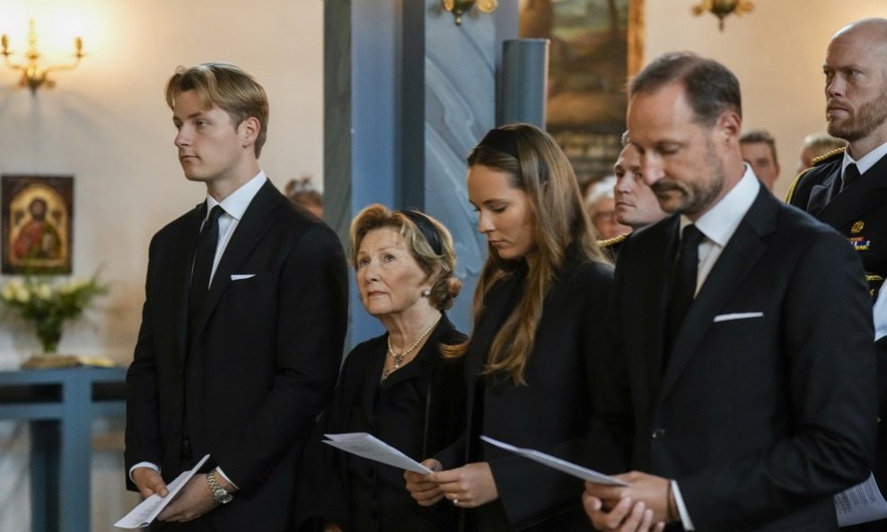 Kraj Haakon VIII, princeza Ingrid Alexandra, kraljica Sonja i princ Sverre Magnus