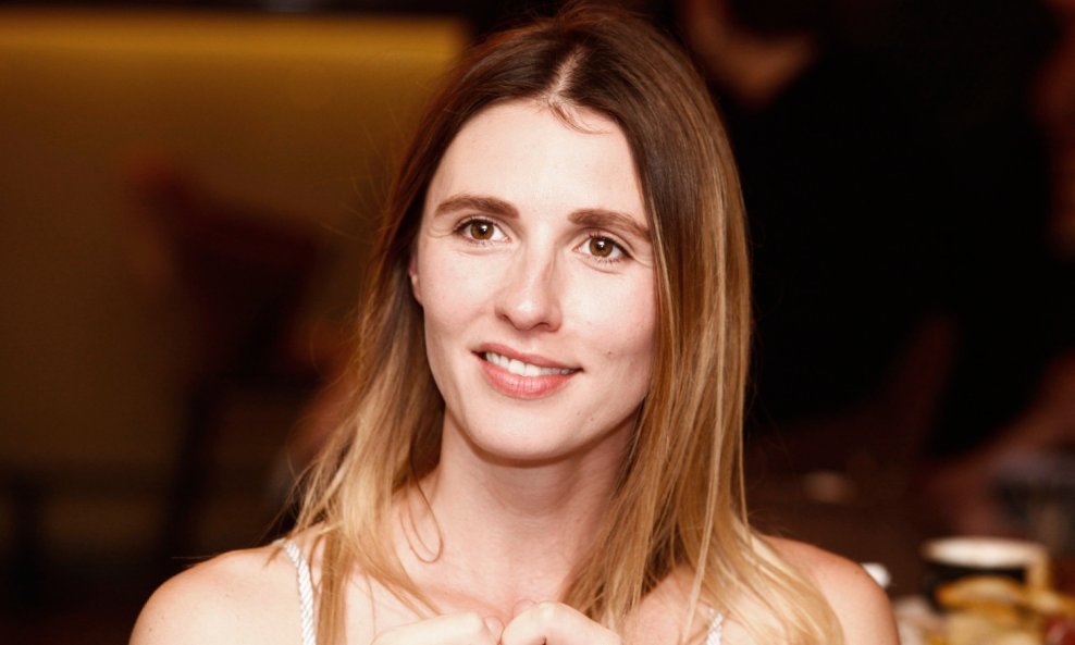 Tamara Loos