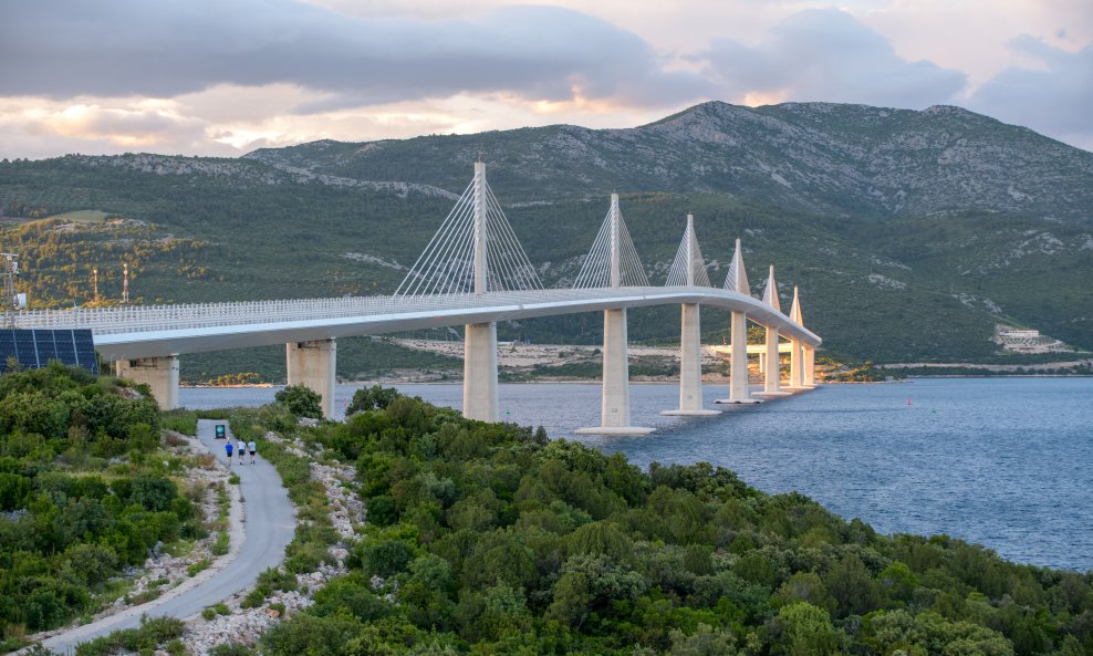 Pelješki most
