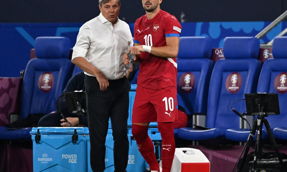 Piksi i Tadić