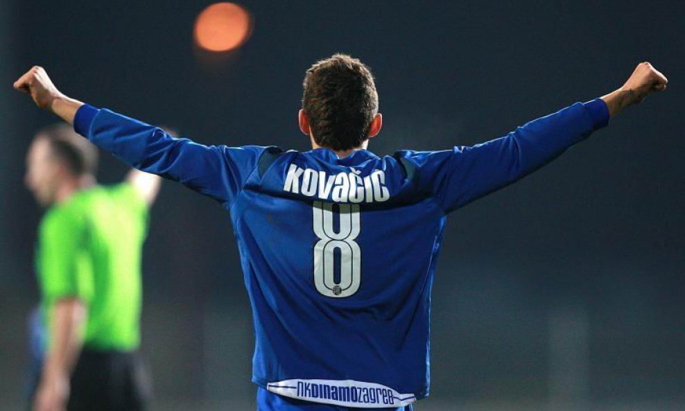 Mateo Kovačić slavi svoj prvi gol među seniorima