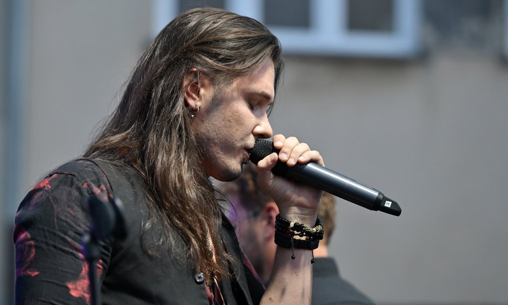 Dino Jelusić