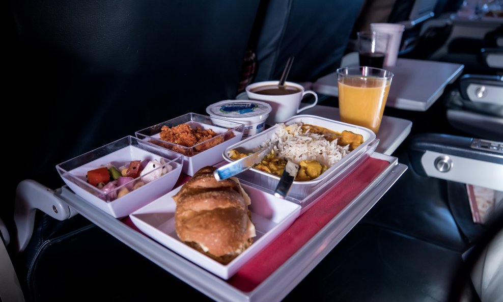 Hrana u avionu