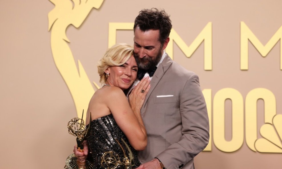 Noah Wyle i Sara Wells