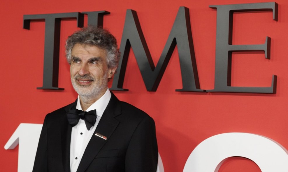 Yoshua Bengio