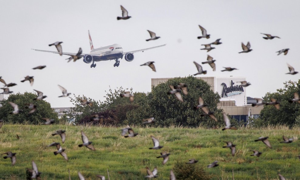Zrakoplov slijeće na Heathrow