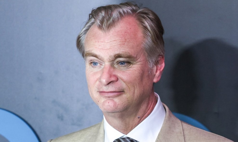 Nagrađivani redatelj Christopher Nolan rođen je u kolovozu, što ga na astorloškoj karti čini Lavom.