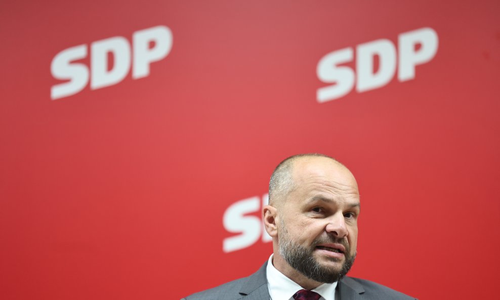 Siniša Hajdaš Dončić, SDP
