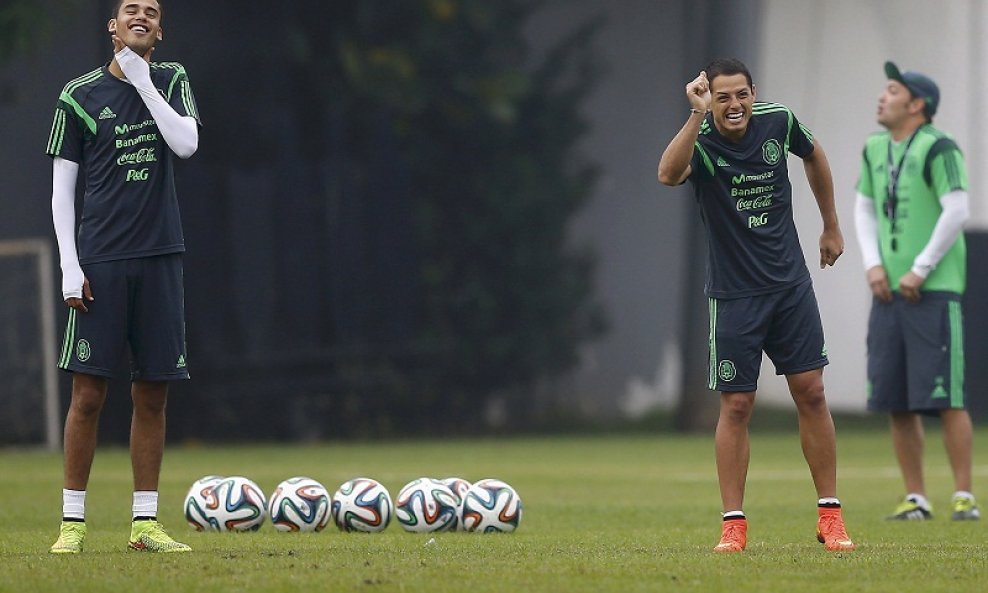 Javier Hernandez (desno) i Raul Jimenez