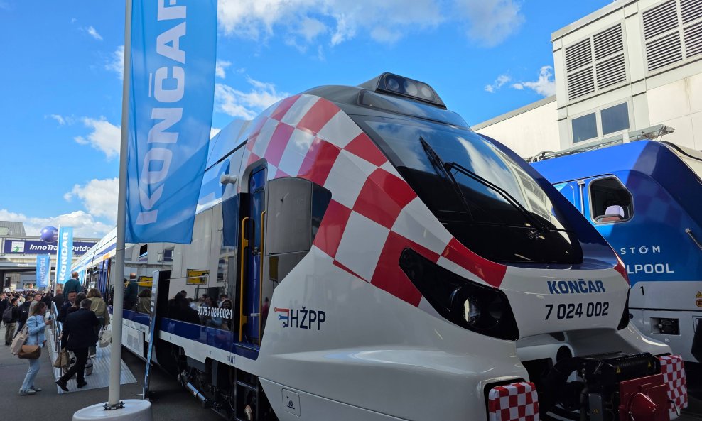Bimodalni elektrodizelski motorni vlak (EDMV)
