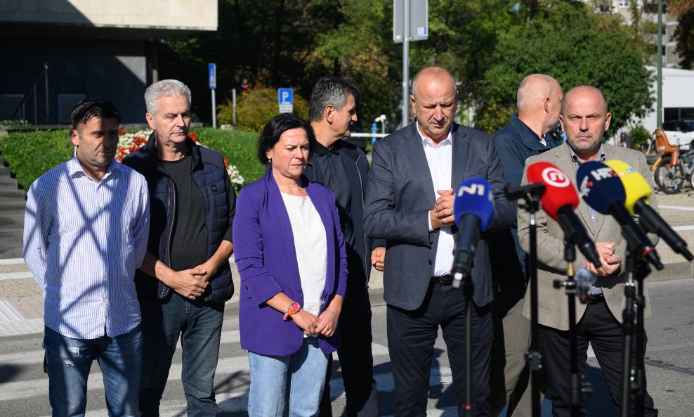 Konferencija za medije reprezentativnih sindikata ZET-a i Holdinga