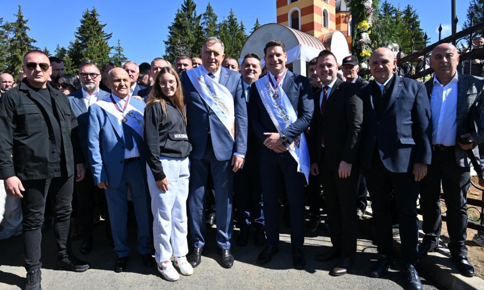 Dodik na posveti crkve u Stevanovićevom rodnom selu