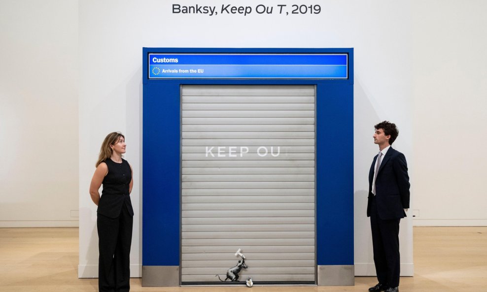 Keep Ou T, Banksy