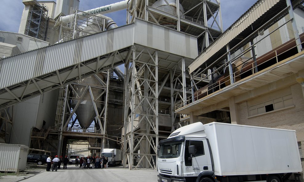 Cementara u Našicama