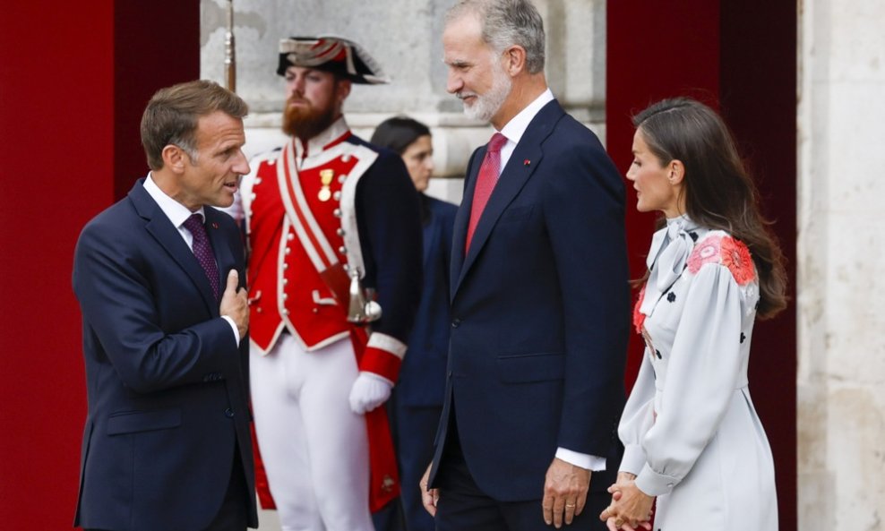 Emmanuel Macron, kralj Filip VI. i kraljica Letizia