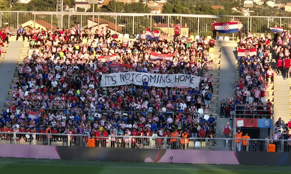 Mali navijači na istočnoj tribini Rujevice