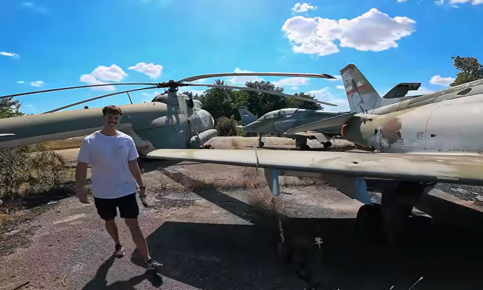 Austrijski youtuberi u srbijanskoj vojnoj bazi