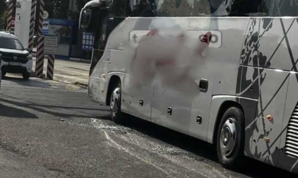 Oštećeni autobus na moldavskom graničnom prijelazu