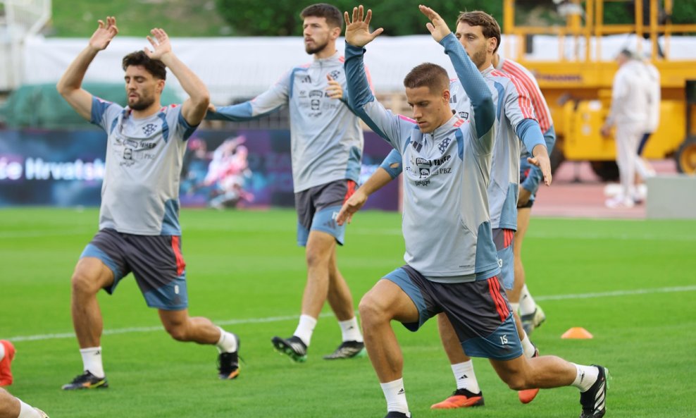 Mario Pašalić (u prvom planu), Mateo Kovačić, Nikola Vlašić, Petar Sučić...