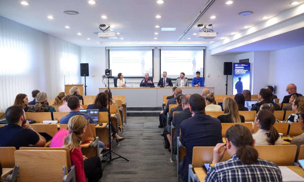 Panelisti Zvonimir Galić, Siniša Krajnović, Daniel Lenardić, Tomislav Jagušt, Toni Ivanković