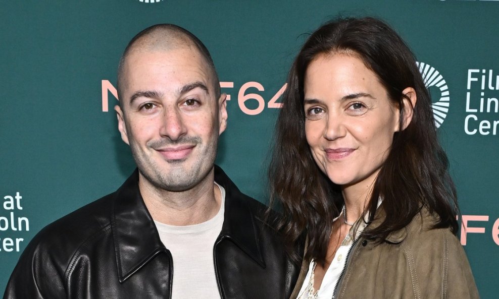 Katie Holmes i njezin novi partner, vizualni umjetnik Jason Bard Yarmosky, blistali su pred fotografima u New Yorku