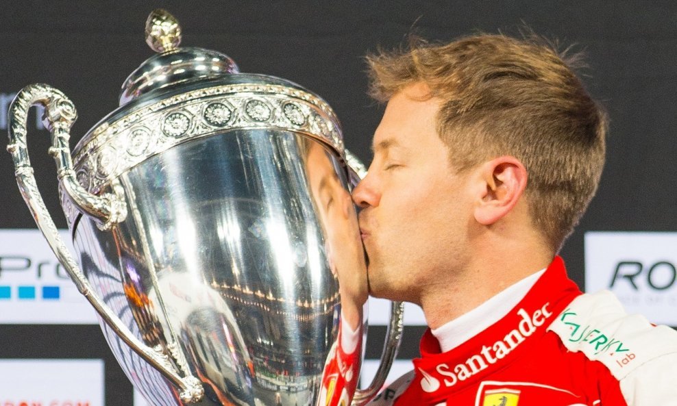 Vettel i pehar