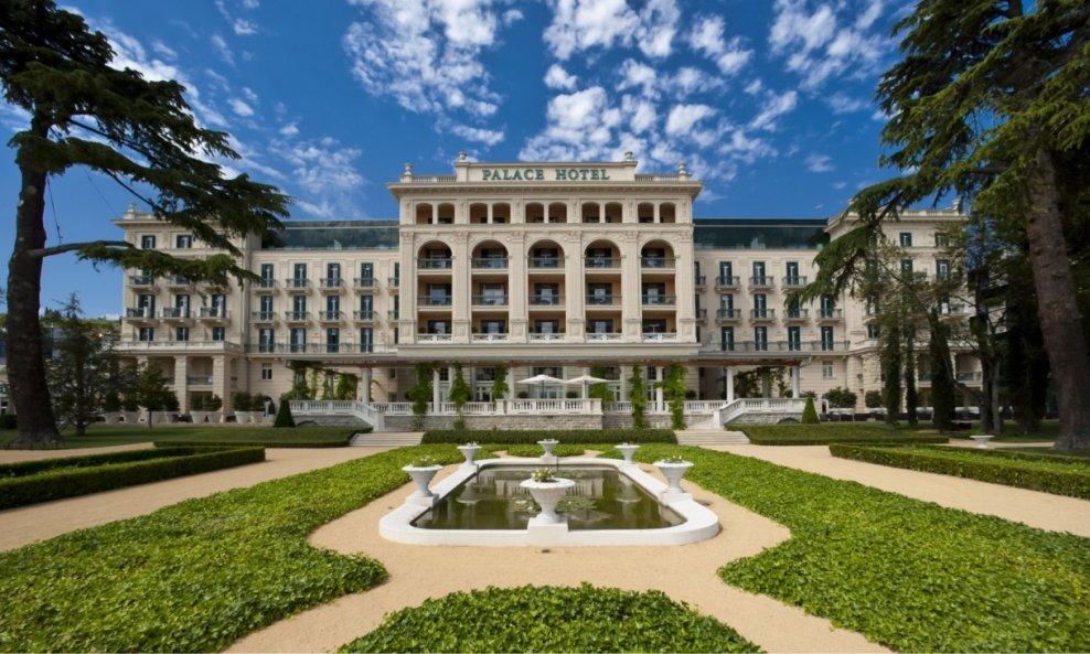 Kempinski Palace