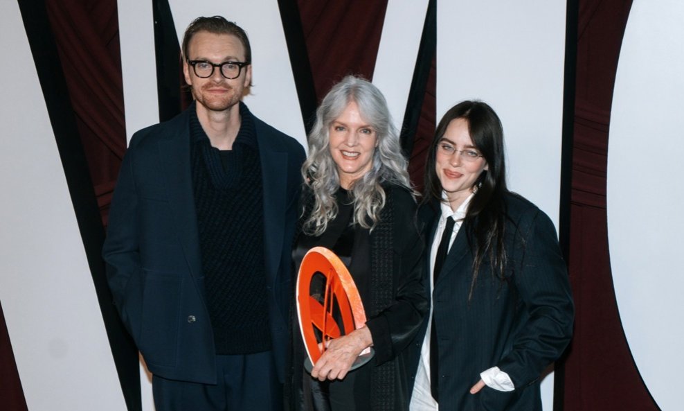 Billie Eilish s bratom i majkom