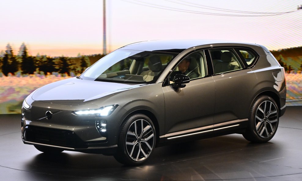 Volvo EX60